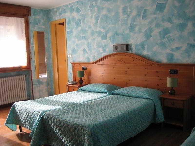 Hotel Holiday Debili Oulx Eksteriør bilde
